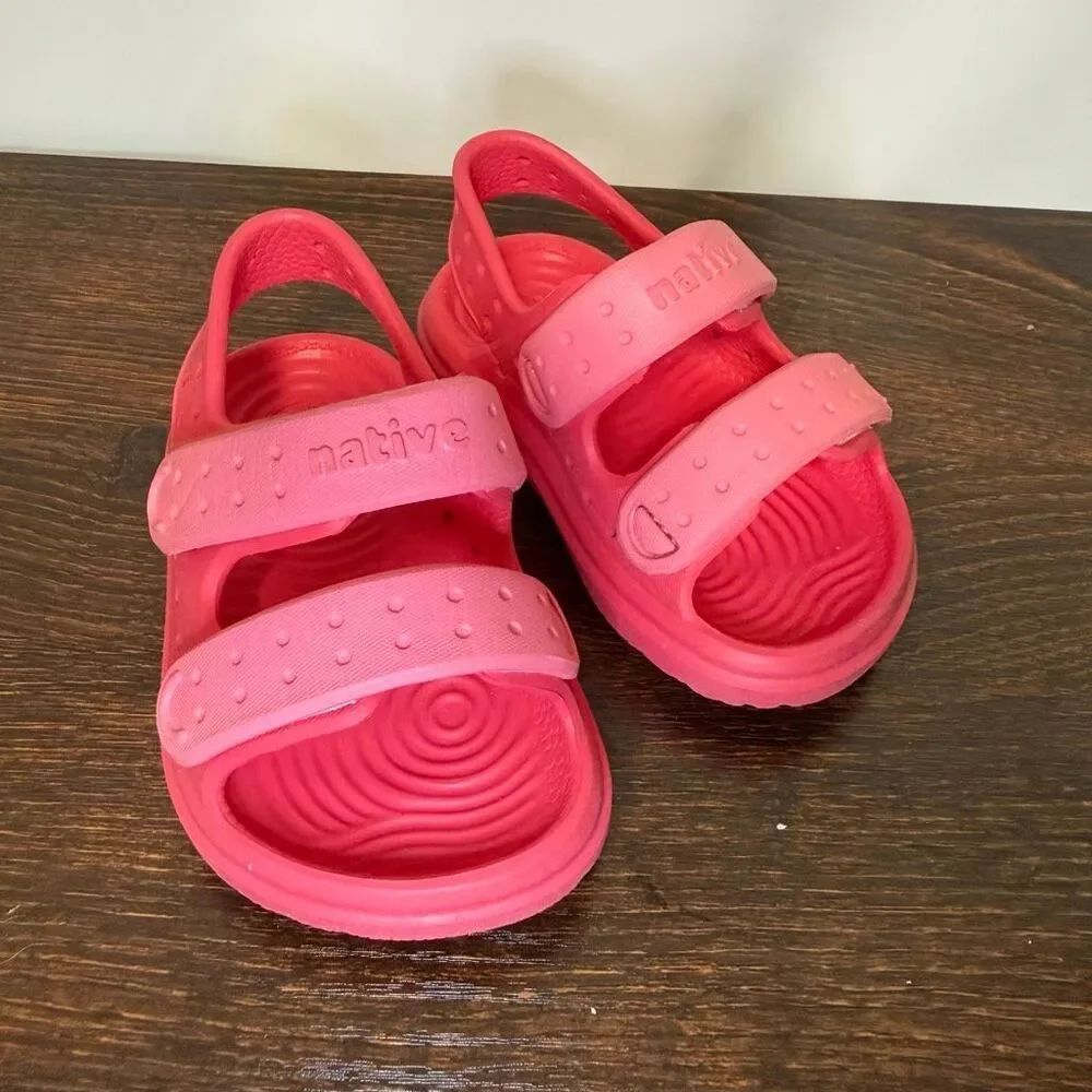Native Chase pink adjustable straps rubber sandal size C4 – 5 inch
